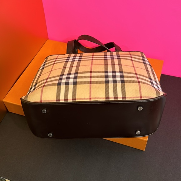 Burberry London tote bag in good condition beautiful clean - Picture 6 of 17